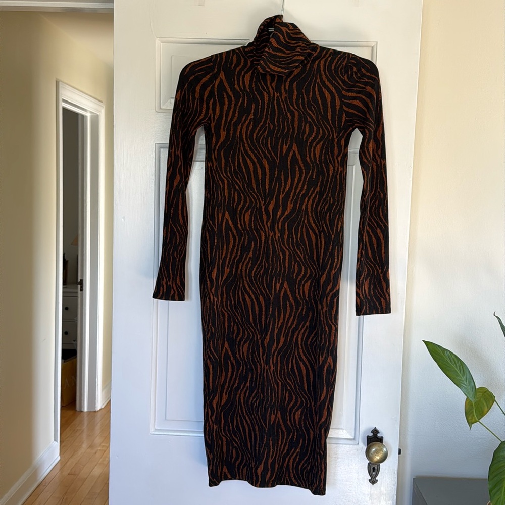 Zara slim fit turtle neck maxi dress, black and burnt orange print, size S